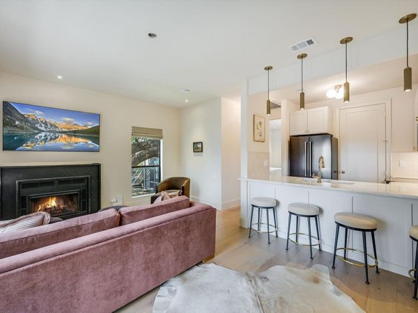 802 S 1st ST S, Unit 207, Austin, TX 78704