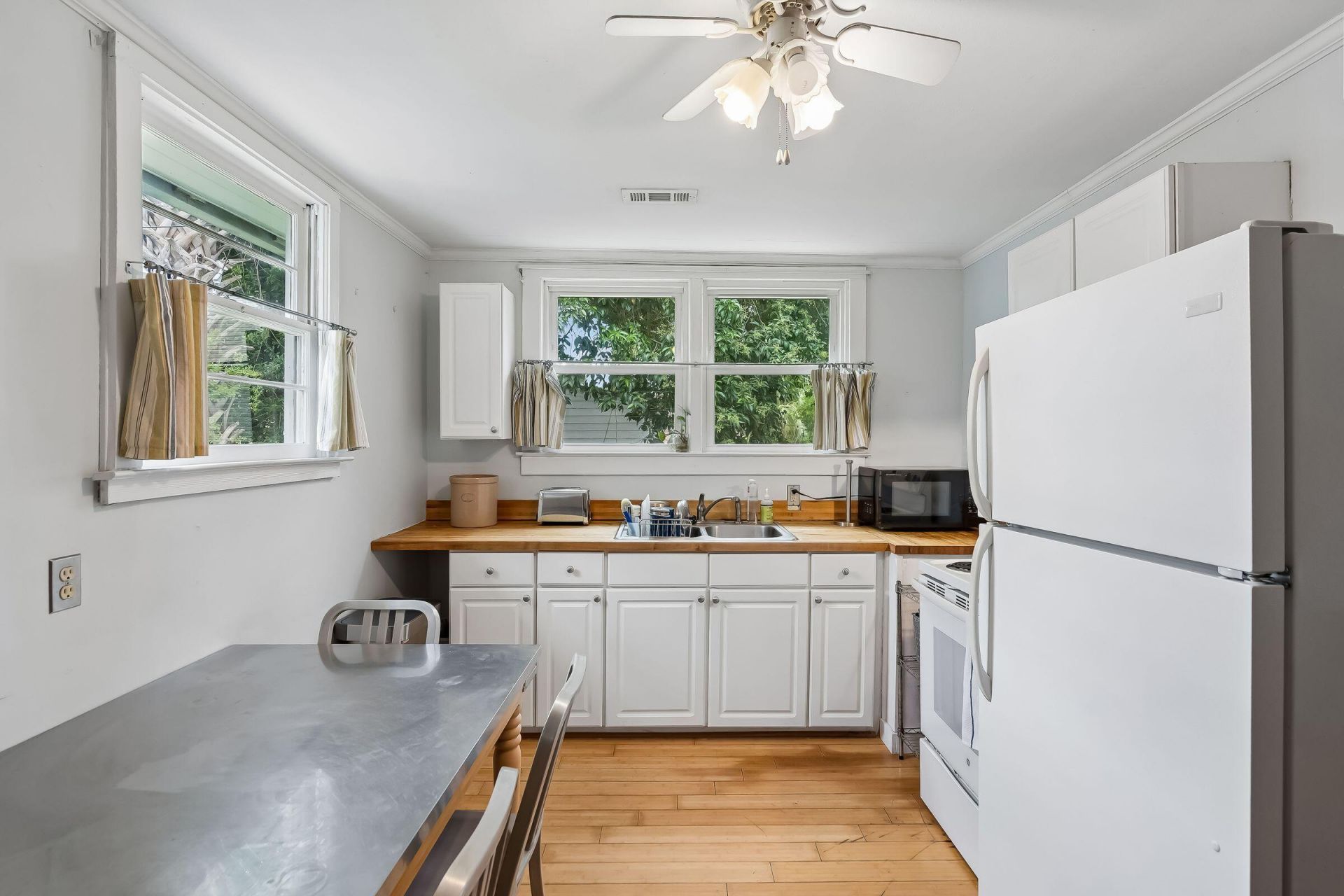 1 Maranda Holmes Street Photo 14