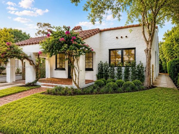 1213 Aguila Ave , Coral Gables, FL 33134