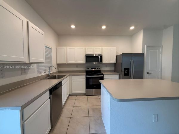 721 SW 11th St , Florida City, FL 33034