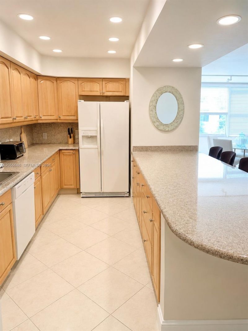 10210 Collins Ave, Unit 303, Bal Harbour, FL 33154 Photo