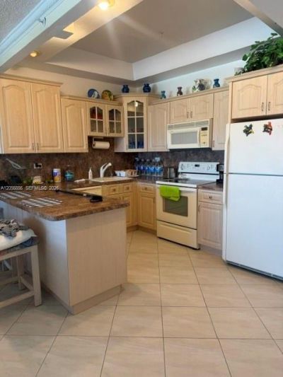 5601 Collins Ave , Unit 1723, Miami Beach, FL 33140 Photo