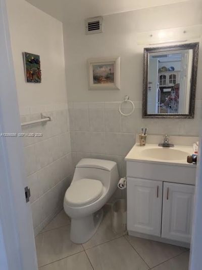 5601 Collins Ave, Unit 1723, Miami Beach, FL 33140 Photo