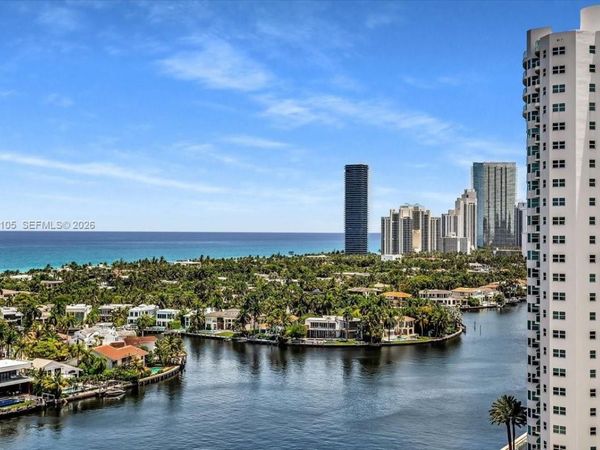 20515 E Country Club Dr, Unit 2048, Aventura, FL 33180
