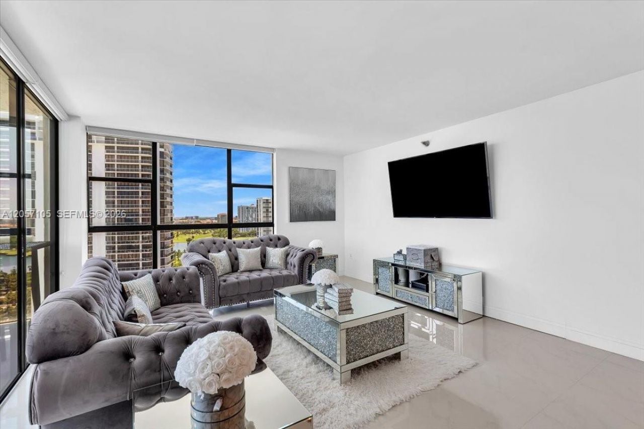20515 E Country Club Dr, Unit 2048, Aventura, FL 33180 Photo