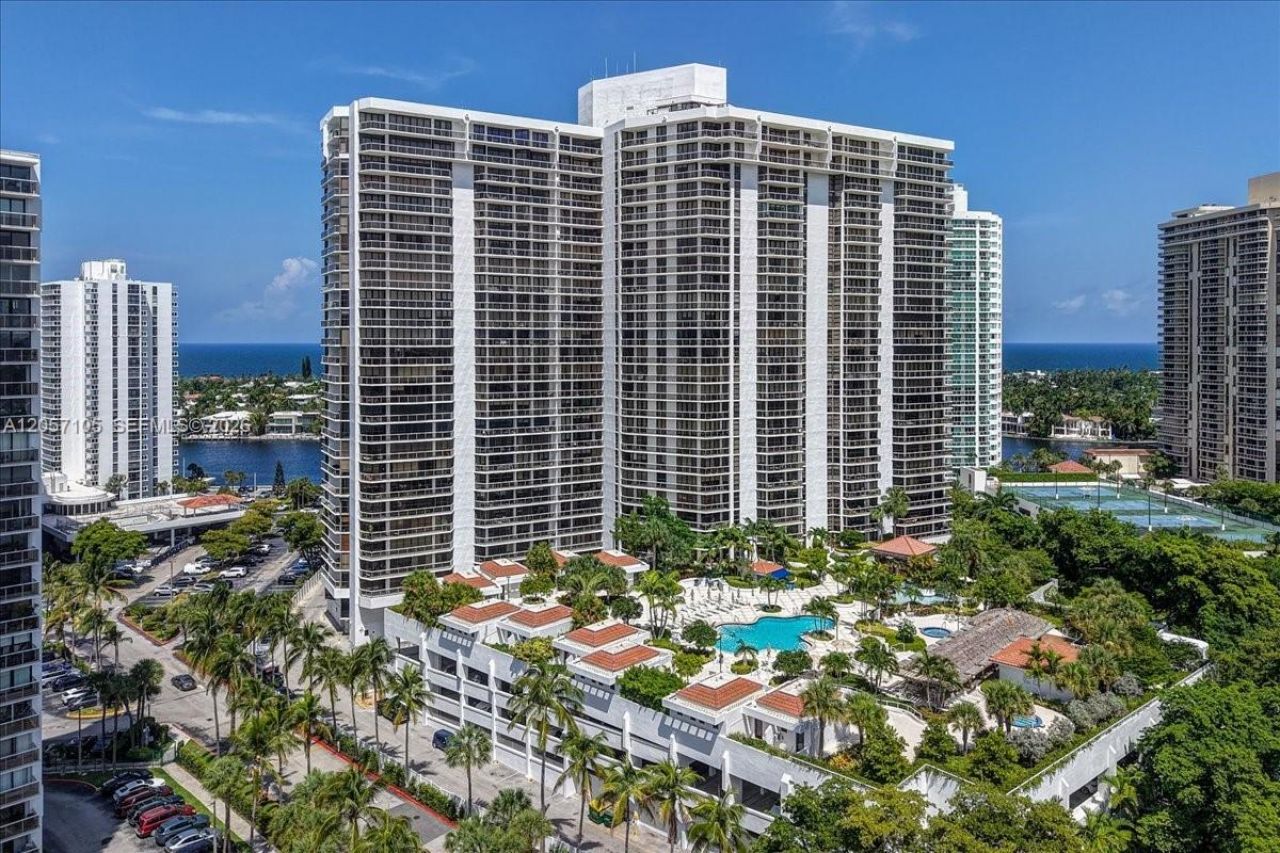 20515 E Country Club Dr, Unit 2048, Aventura, FL 33180 Photo
