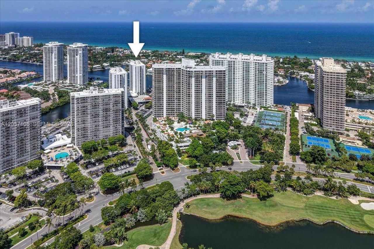 20515 E Country Club Dr, Unit 2048, Aventura, FL 33180 Photo