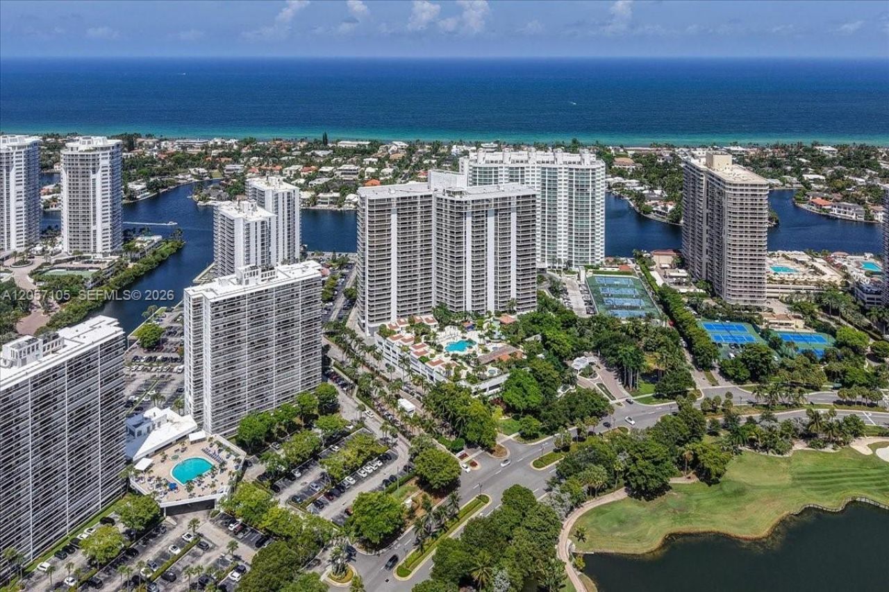 20515 E Country Club Dr, Unit 2048, Aventura, FL 33180 Photo