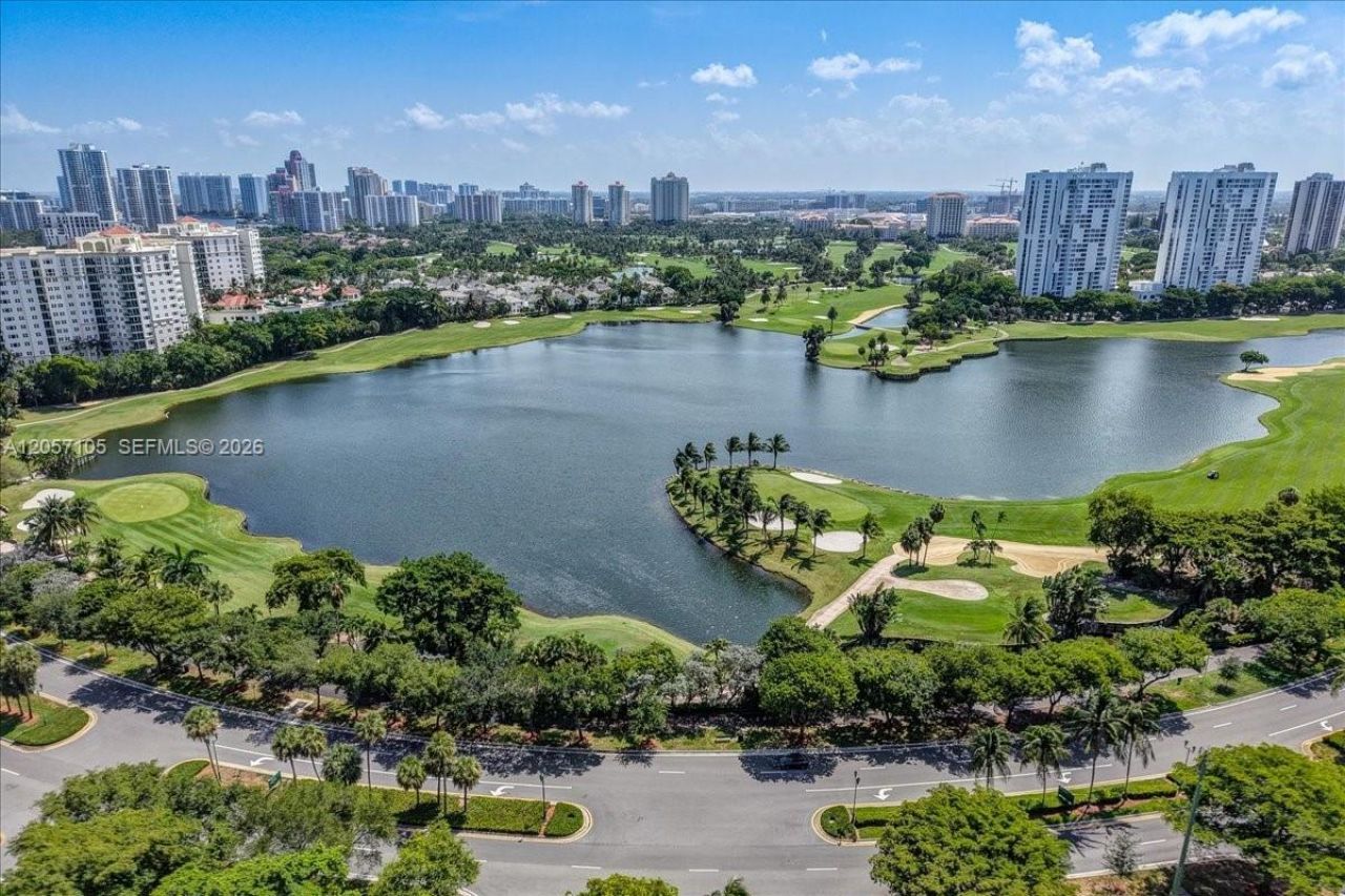 20515 E Country Club Dr, Unit 2048, Aventura, FL 33180 Photo