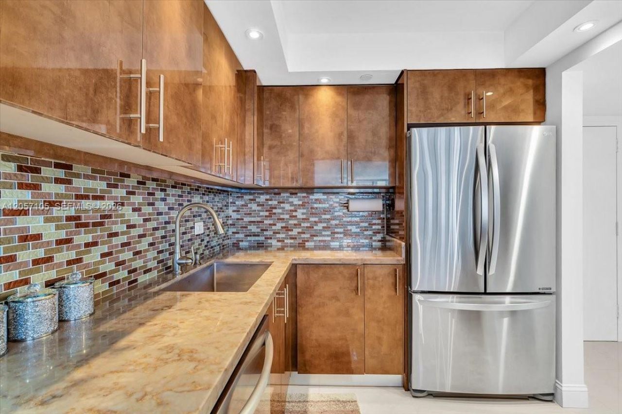 20515 E Country Club Dr, Unit 2048, Aventura, FL 33180 Photo
