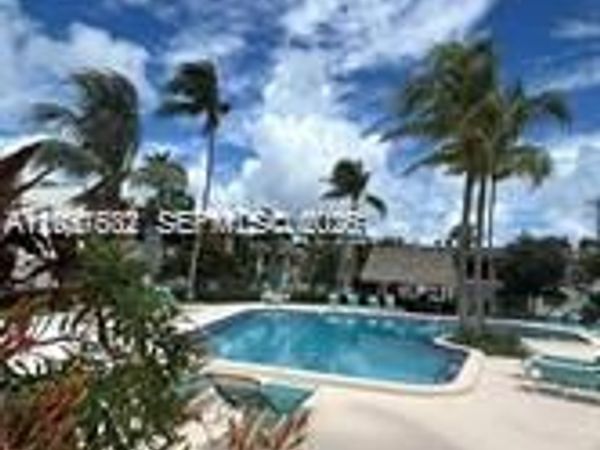 8261 SW 128th St , Unit 202, Pinecrest, FL 33156