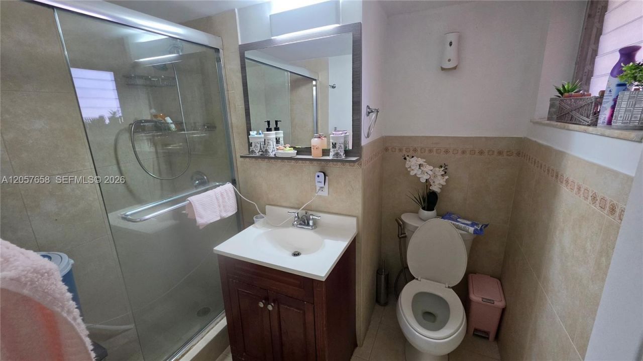1710 NE 191st St , Unit 103-3, Miami, FL 33179 Photo