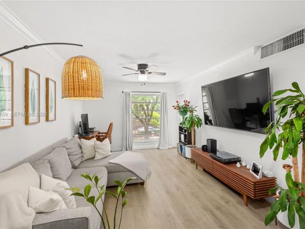 1650 S Le Jeune Rd , Unit 105, Coral Gables, FL 33134