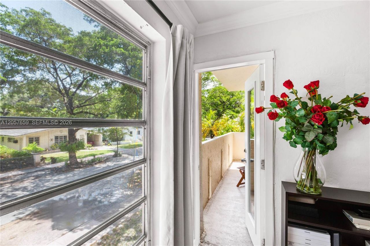 1650 S Le Jeune Rd , Unit 105, Coral Gables, FL 33134 Photo