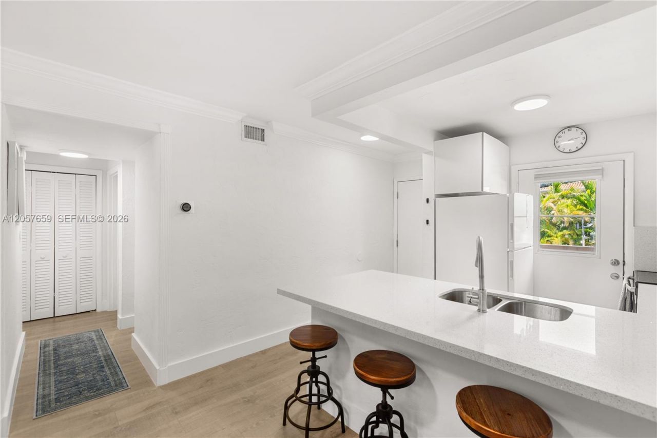1650 S Le Jeune Rd , Unit 105, Coral Gables, FL 33134 Photo