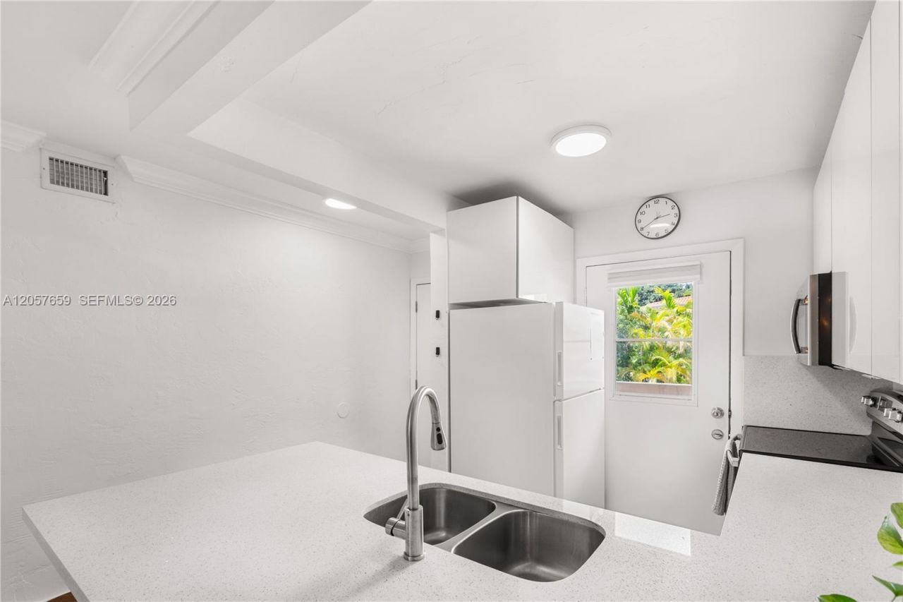 1650 S Le Jeune Rd , Unit 105, Coral Gables, FL 33134 Photo