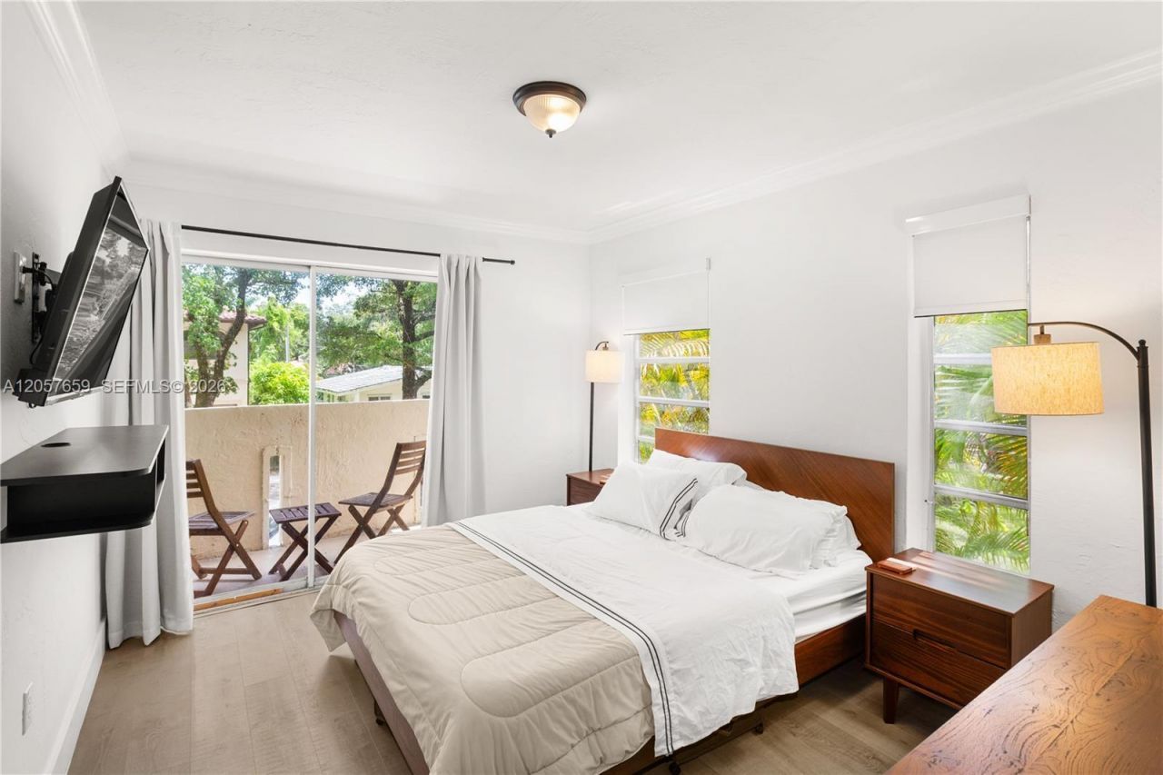 1650 S Le Jeune Rd , Unit 105, Coral Gables, FL 33134 Photo