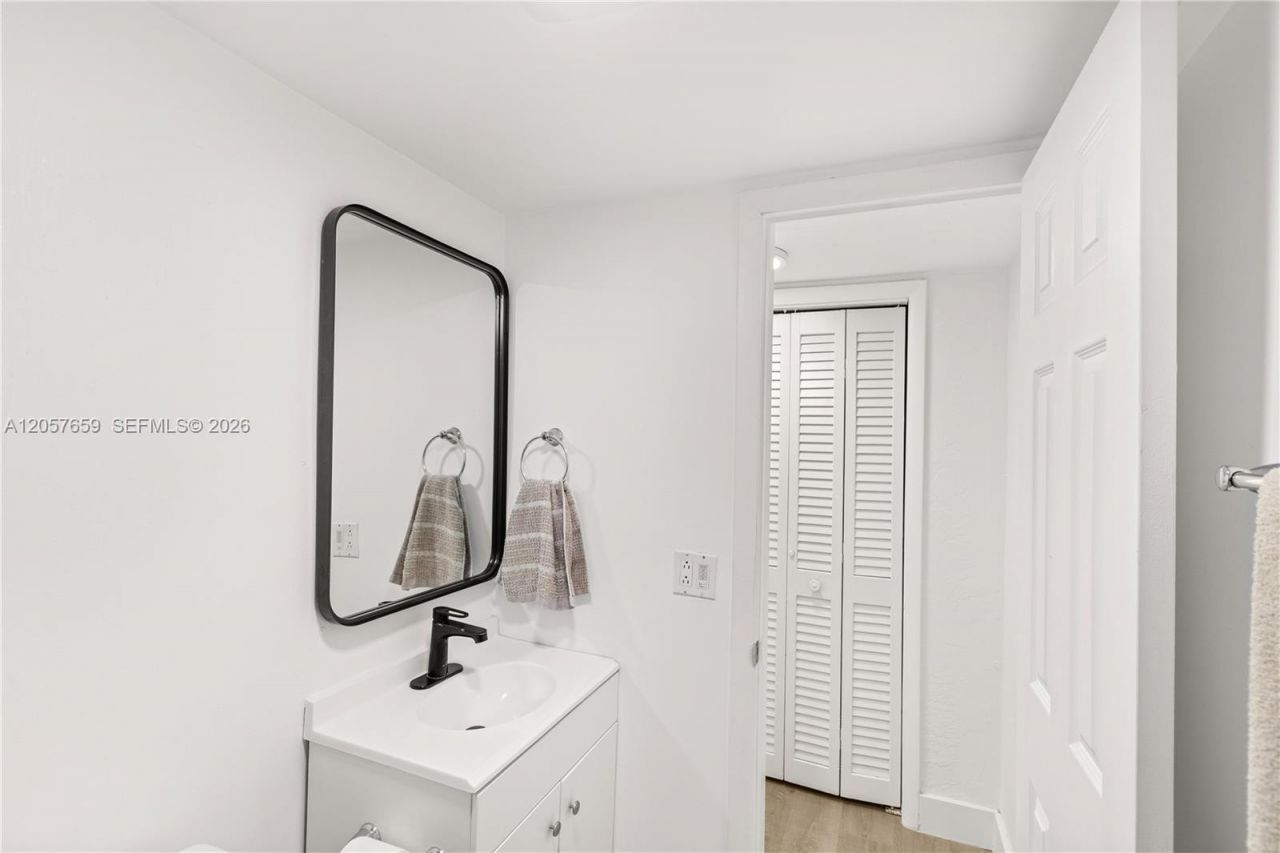 1650 S Le Jeune Rd , Unit 105, Coral Gables, FL 33134 Photo