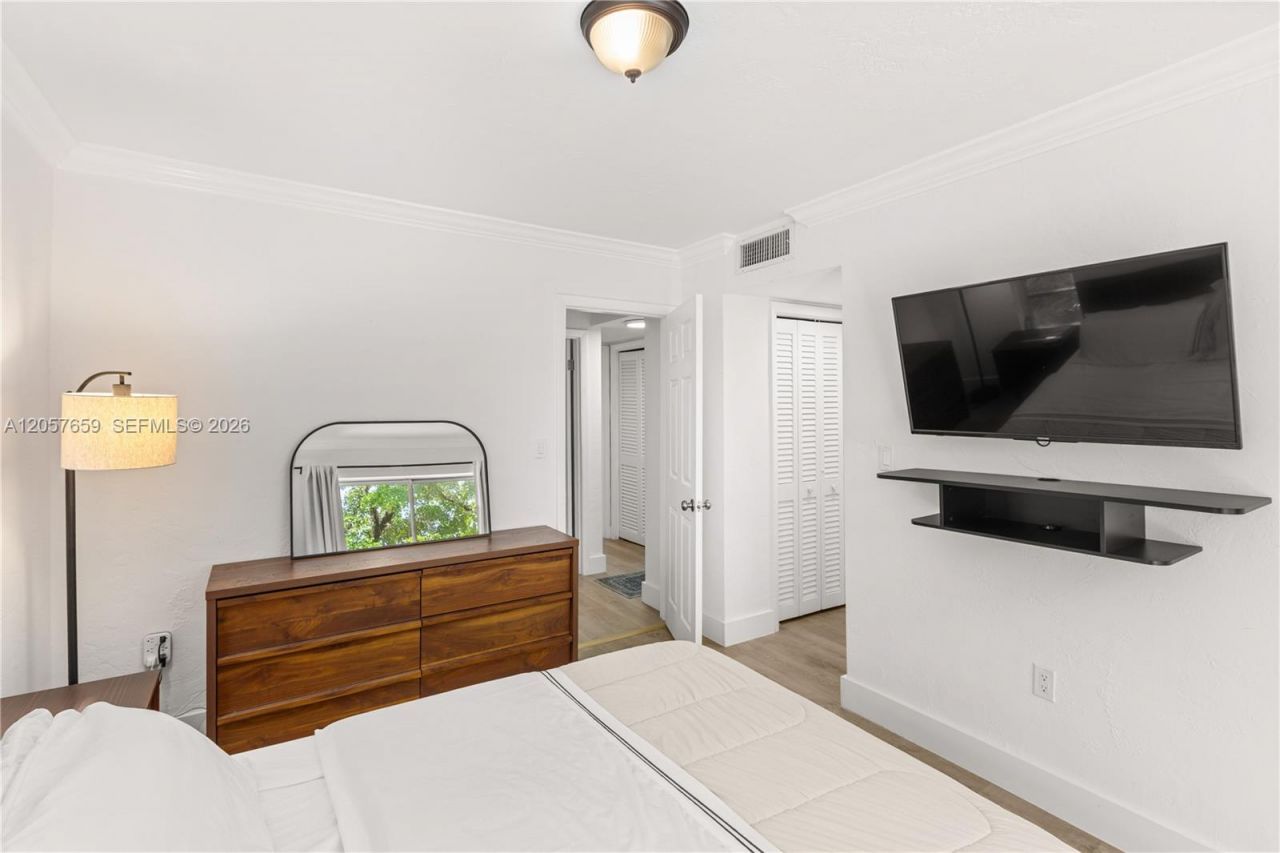 1650 S Le Jeune Rd , Unit 105, Coral Gables, FL 33134 Photo