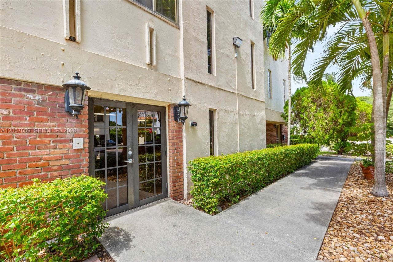 1650 S Le Jeune Rd , Unit 105, Coral Gables, FL 33134 Photo