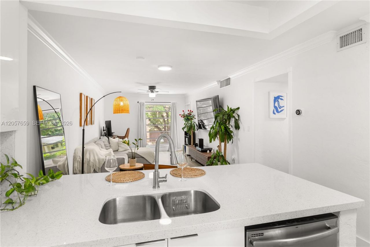 1650 S Le Jeune Rd , Unit 105, Coral Gables, FL 33134 Photo