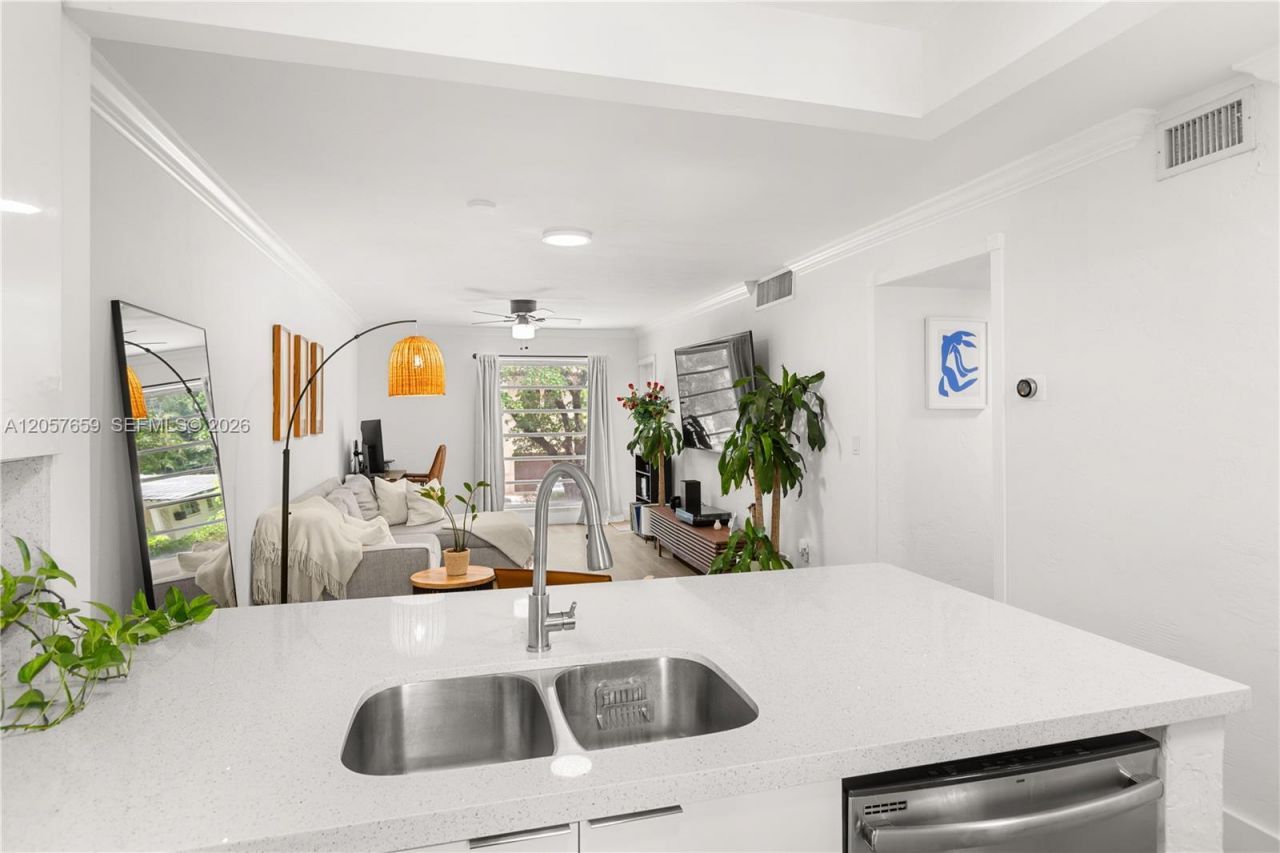 1650 S Le Jeune Rd , Unit 105, Coral Gables, FL 33134 Photo