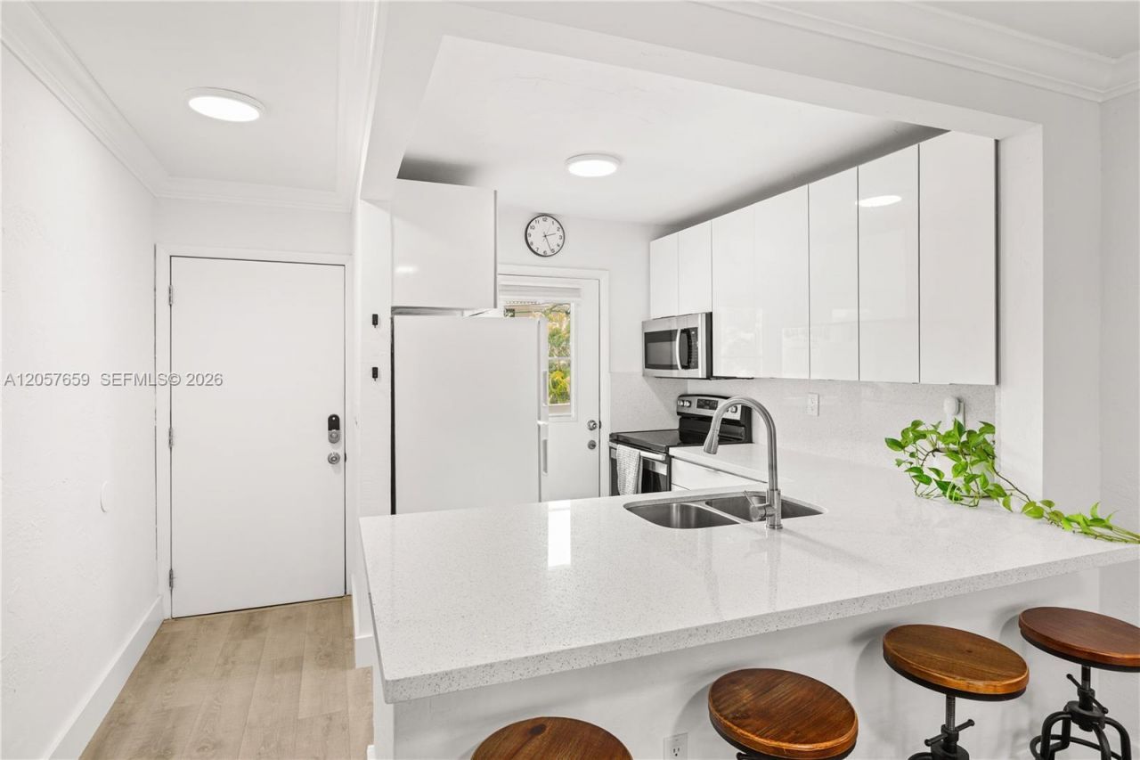 1650 S Le Jeune Rd , Unit 105, Coral Gables, FL 33134 Photo