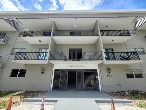 5100 SW 41st St, Unit 319, Pembroke Park, FL 33023