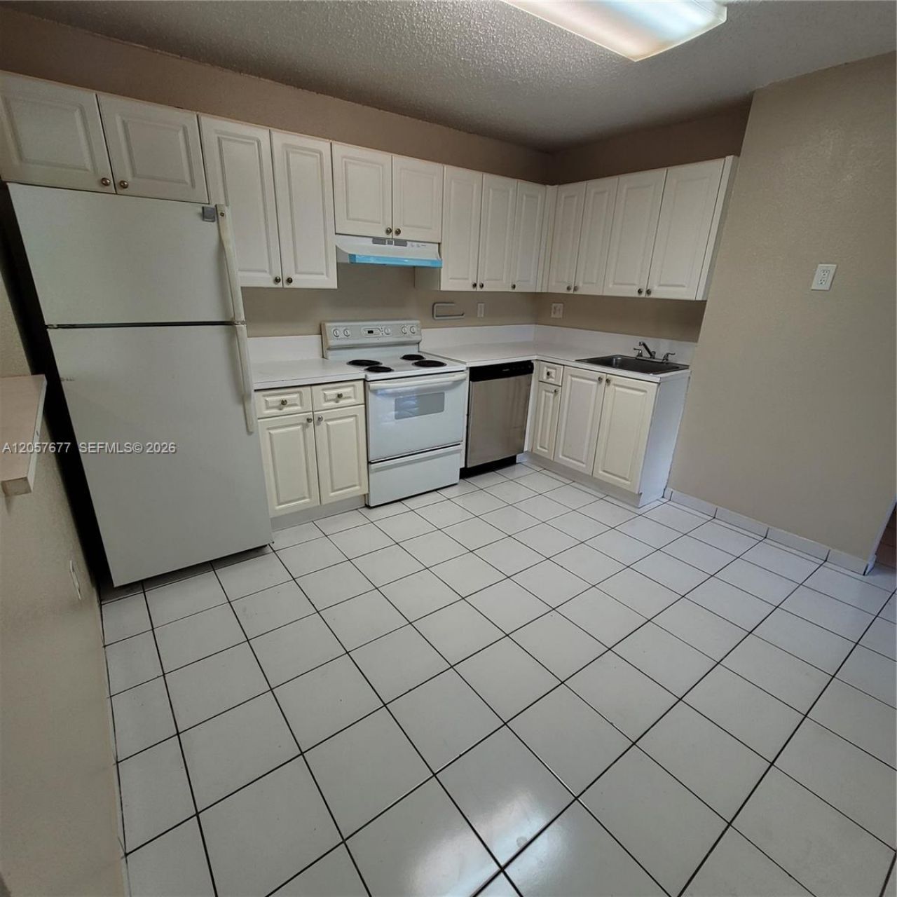 5100 SW 41st St, Unit 319, Pembroke Park, FL 33023 Photo