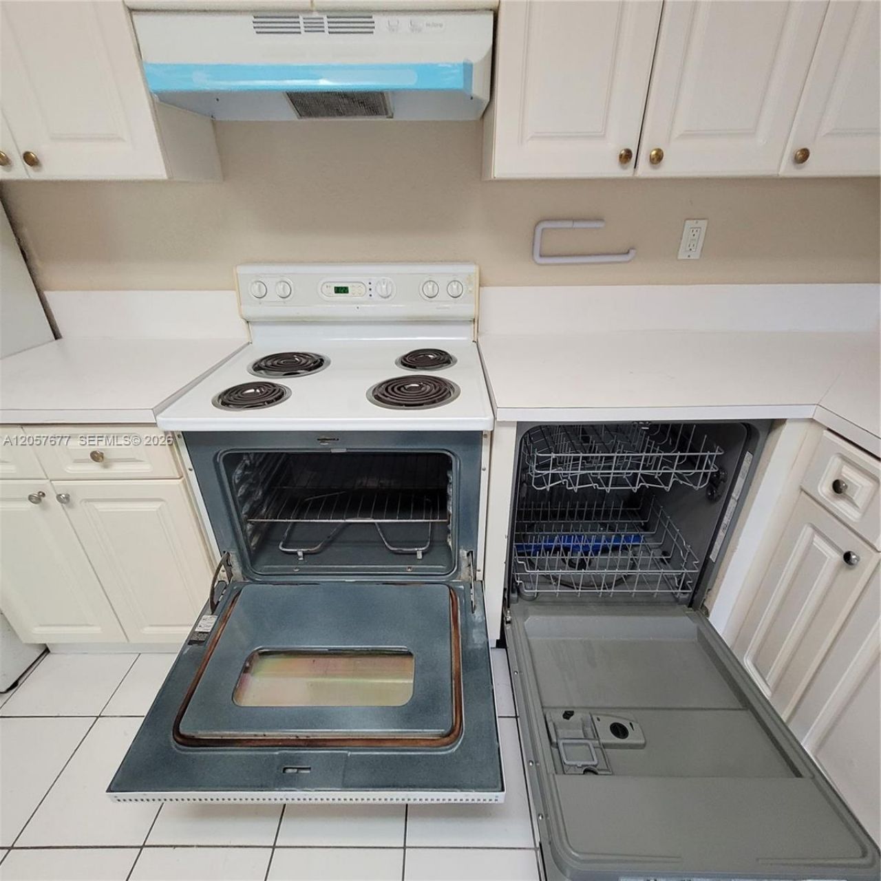 5100 SW 41st St, Unit 319, Pembroke Park, FL 33023 Photo