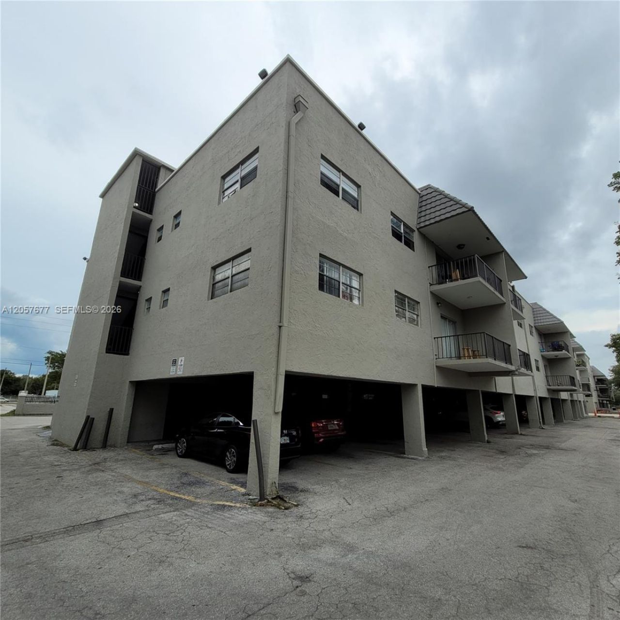 5100 SW 41st St, Unit 319, Pembroke Park, FL 33023 Photo