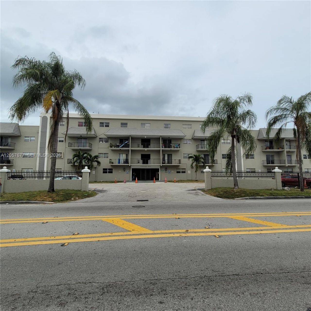5100 SW 41st St, Unit 319, Pembroke Park, FL 33023 Photo
