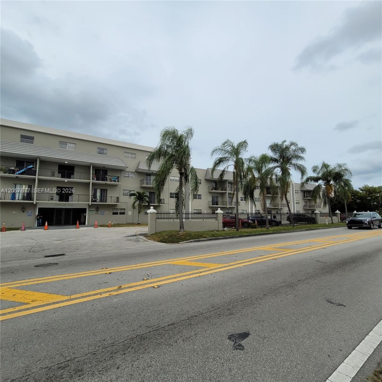 5100 SW 41st St, Unit 319, Pembroke Park, FL 33023 Photo