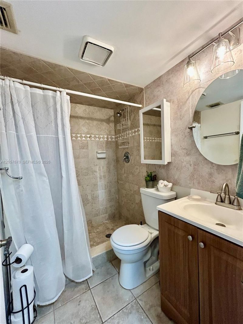 200 Gate Rd, Unit 202, Hollywood, FL 33024 Photo