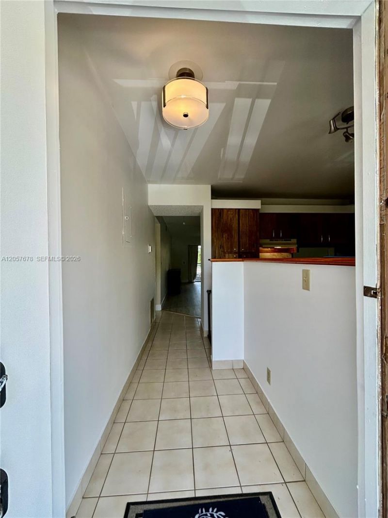 200 Gate Rd, Unit 202, Hollywood, FL 33024 Photo
