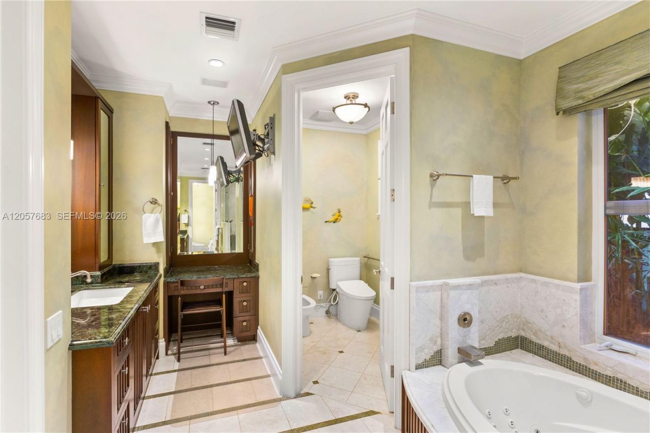 4867 SW 82nd St , Miami, FL 33143 Photo