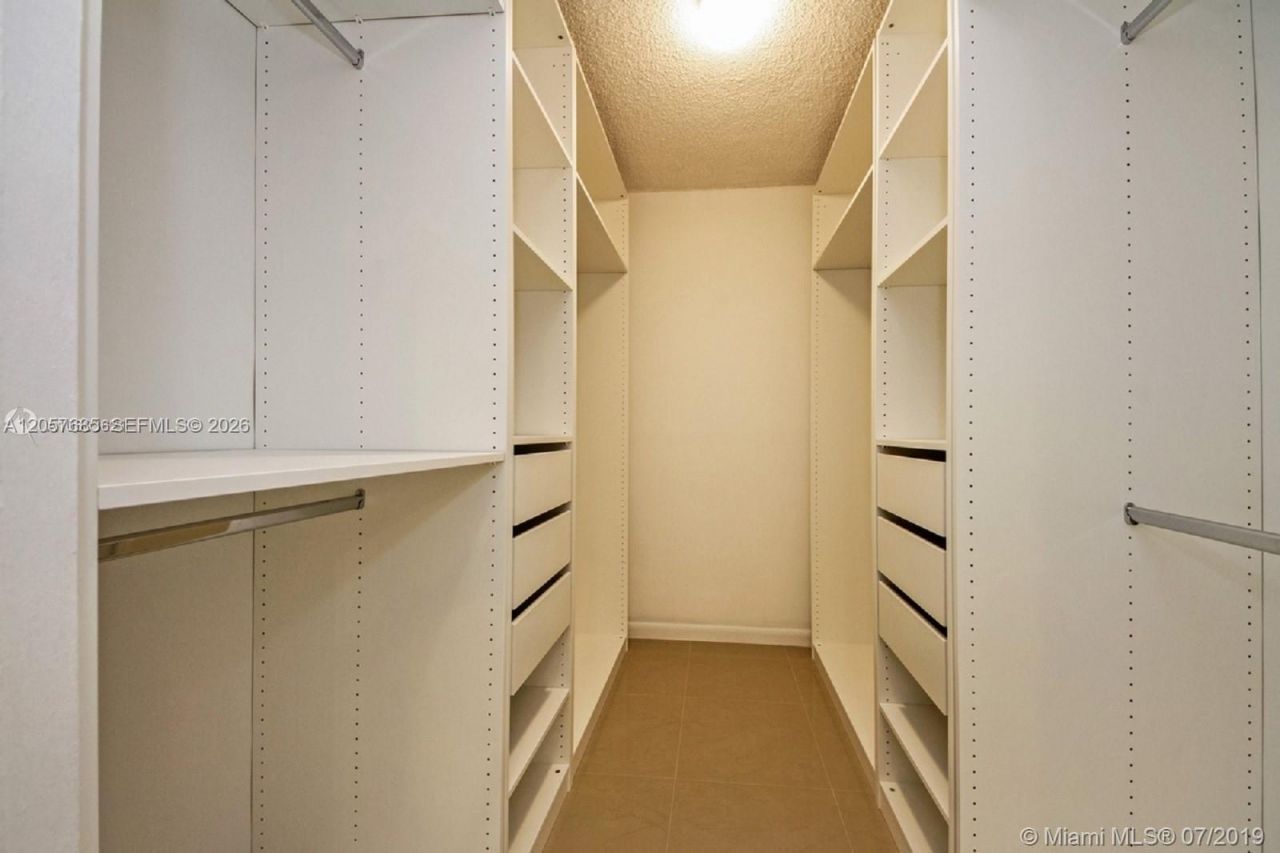 7545 E Treasure Dr, Unit 2H, North Bay Village, FL 33141 Photo