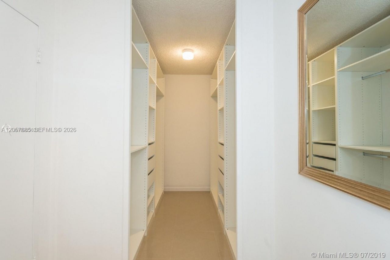 7545 E Treasure Dr, Unit 2H, North Bay Village, FL 33141 Photo