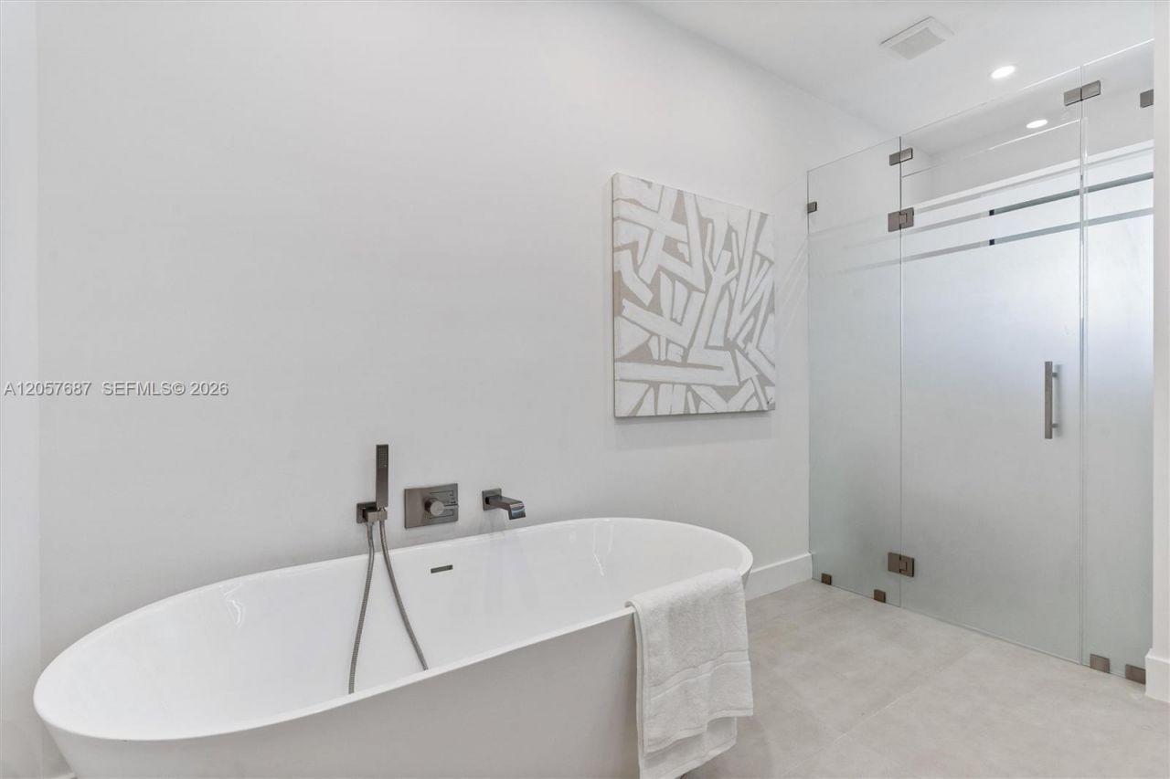1319 NE 13th Ave , Fort Lauderdale, FL 33304 Photo