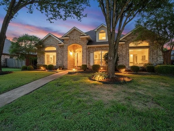 1132 Devonshire Drive, DeSoto, TX 75115