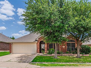 10132 Red Bluff Lane, Fort Worth, TX 76177