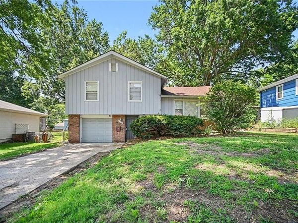 8007 E 93rd Street, Kansas City, MO 64138