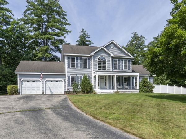 14 Naumkeag Court, Litchfield, NH 03052