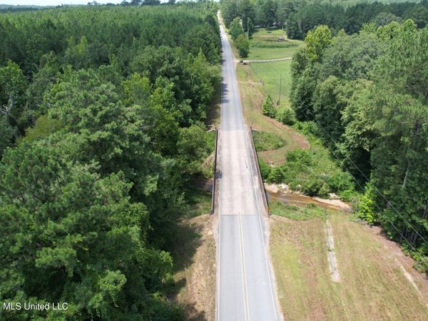 1 Dummyline Road Ne , McCall Creek, MS 39647