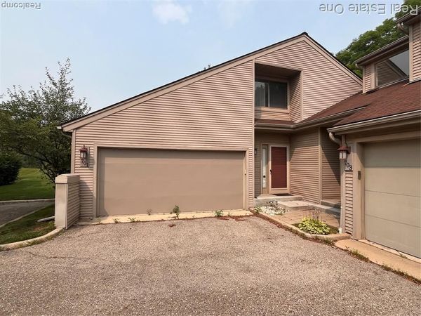 701 Charing Court, Rochester Hills, MI 48307