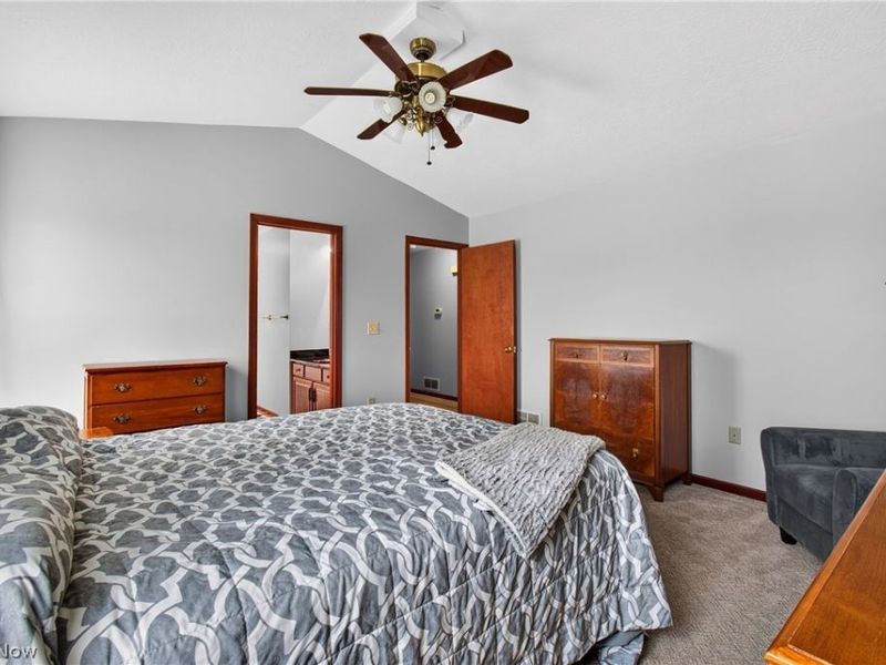 1302 Back Massillon Road, Orrville, OH 44667 Photo 14