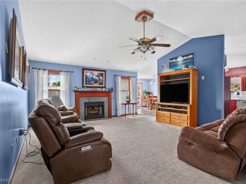 1302 Back Massillon Road, Orrville, OH 44667 Photo 4