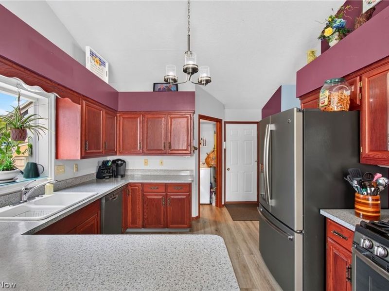 1302 Back Massillon Road, Orrville, OH 44667 Photo 8