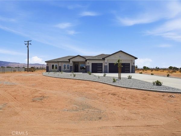 22819 Little Beaver Road , Apple Valley, CA 92308