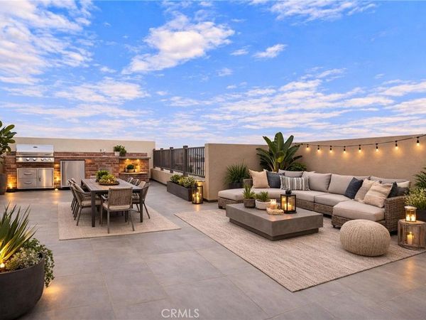 809 Brickyard Lane, Costa Mesa, CA 92627